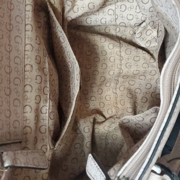 EUC Guess shoulder bag - Picture 5 of 5